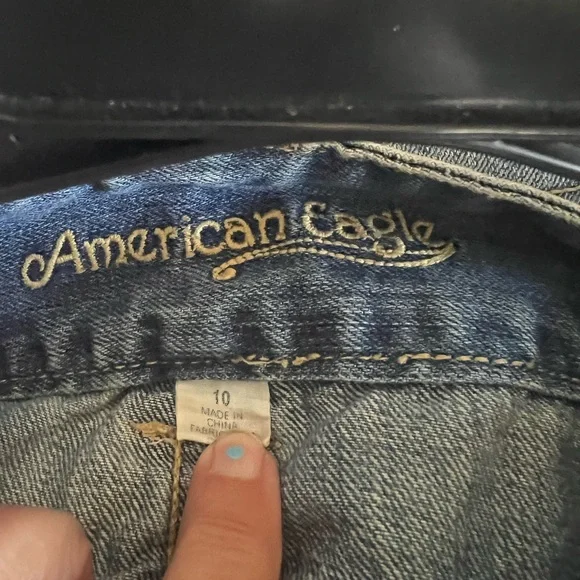 American Eagle distressed mini skirt denim size 10 - Picture 3 of 3